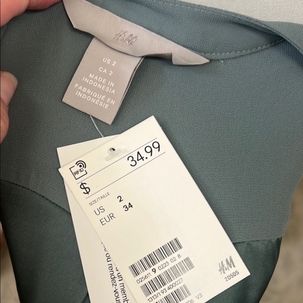 🆕 H&M, Size 2, Teal Dress, flutter sleeves, double lined - Picture 4 of 4